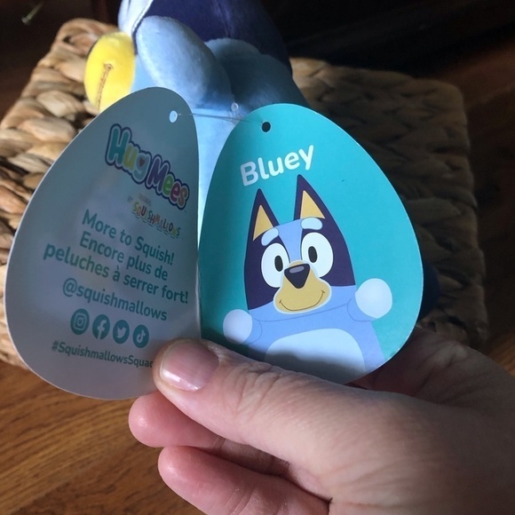 Squishmallows Hug Mees: Bluey 5” - Picture 6 of 7